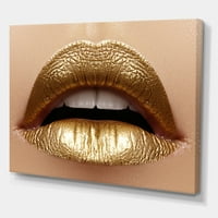 Designart 'A nők közeli képe kövér ajkak arany rúzsgal' modern vászon fali művészet nyomtatás